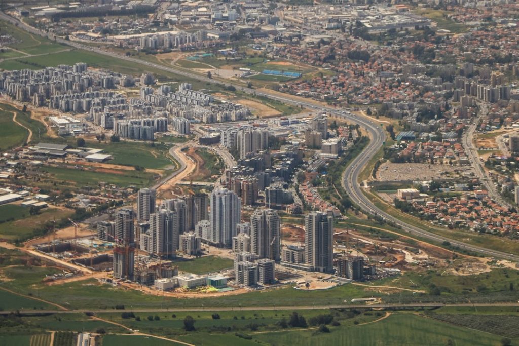 צמיחת ישראל ברבעון הראשון הועדה ל‑3.7% – למרות המלחמה הפעילה